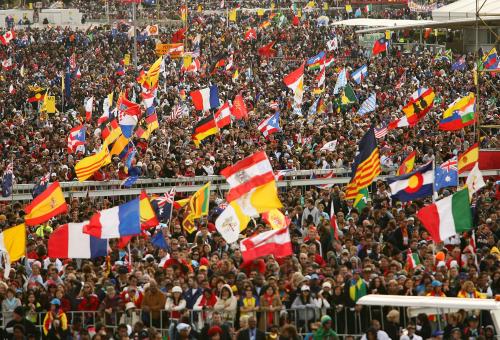 Jubilant Crowd WYD Mass - (c) WYD 2008